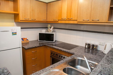 Perth Short Stays - Accommodation in Surfers Paradise 16