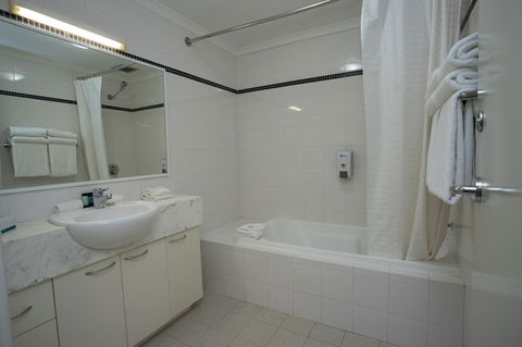 Perth Short Stays - Accommodation in Surfers Paradise 17