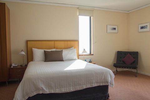 Ocean Beach Hotel - Accommodation in Surfers Paradise 1