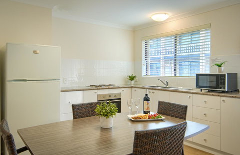 Albany Motel & Apartments - Accommodation in Surfers Paradise 5