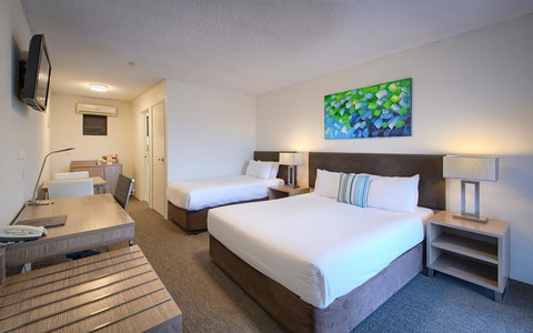 Albany Motel & Apartments - Accommodation in Surfers Paradise 9