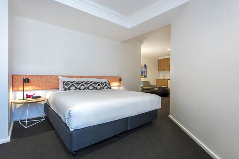 Oaks Perth Hotel - Accommodation in Surfers Paradise 2