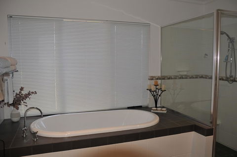Glenelg On King Bed & Breakfast - Accommodation in Surfers Paradise 26