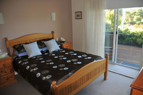 Glenelg On King Bed & Breakfast - Accommodation in Surfers Paradise 24