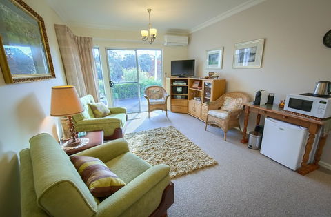 Glenelg On King Bed & Breakfast - Accommodation in Surfers Paradise 2