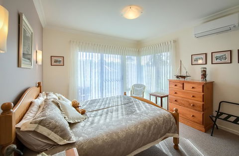 Glenelg On King Bed & Breakfast - Accommodation in Surfers Paradise 1