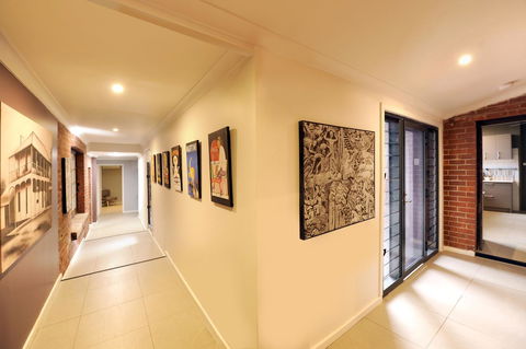 The Stirling Arms Hotel - Accommodation in Surfers Paradise 32