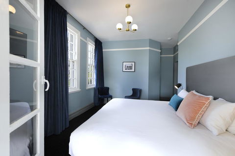 The Stirling Arms Hotel - Accommodation in Surfers Paradise 10