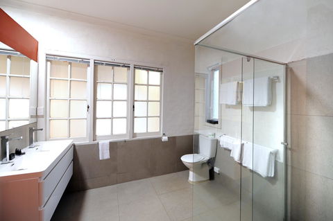 The Stirling Arms Hotel - Accommodation in Surfers Paradise 29