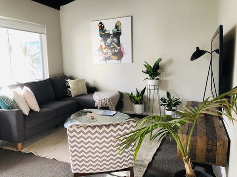 West Beach Lagoon 220 Stylish And Cozy - Accommodation in Surfers Paradise 4