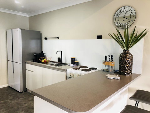 West Beach Lagoon 220 Stylish And Cozy - Accommodation in Surfers Paradise 5