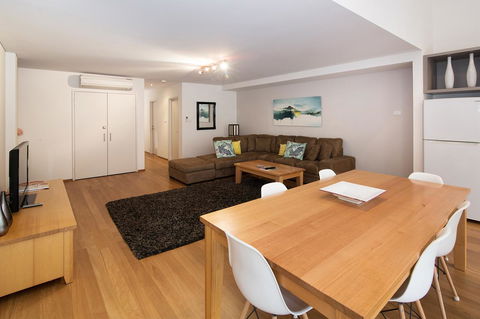 Pegasus - Accommodation in Surfers Paradise 9