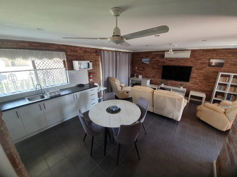 Ocean Beach Chalet 18 - Accommodation in Surfers Paradise 3