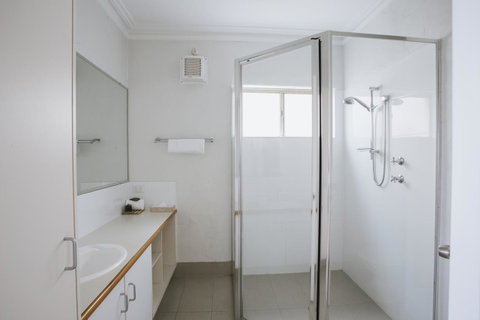 Canal Rocks Beachfront Apartments - Accommodation in Surfers Paradise 34