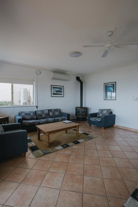 Canal Rocks Beachfront Apartments - Accommodation in Surfers Paradise 26