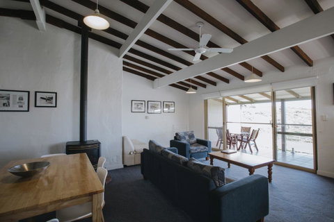 Canal Rocks Beachfront Apartments - Accommodation in Surfers Paradise 15