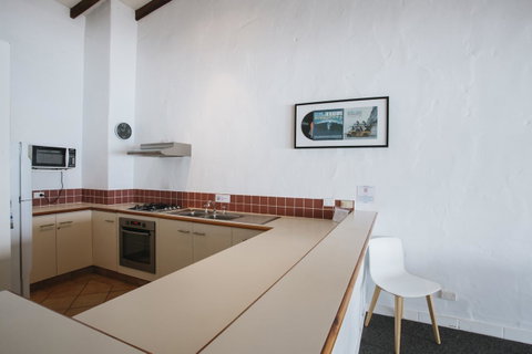 Canal Rocks Beachfront Apartments - Accommodation in Surfers Paradise 25