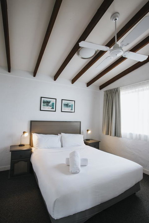 Canal Rocks Beachfront Apartments - Accommodation in Surfers Paradise 19
