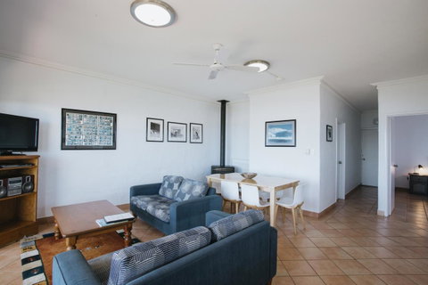 Canal Rocks Beachfront Apartments - Accommodation in Surfers Paradise 9