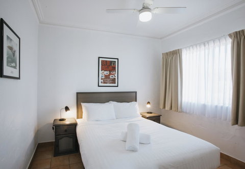 Canal Rocks Beachfront Apartments - Accommodation in Surfers Paradise 7