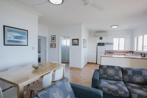 Canal Rocks Beachfront Apartments - Accommodation in Surfers Paradise 5