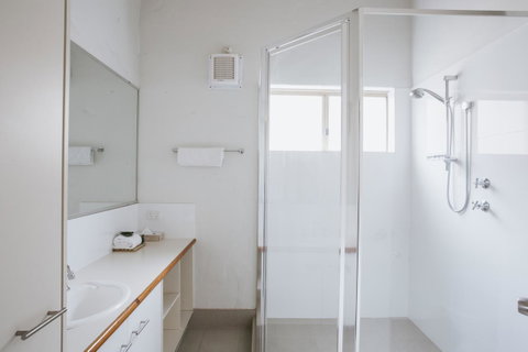Canal Rocks Beachfront Apartments - Accommodation in Surfers Paradise 1