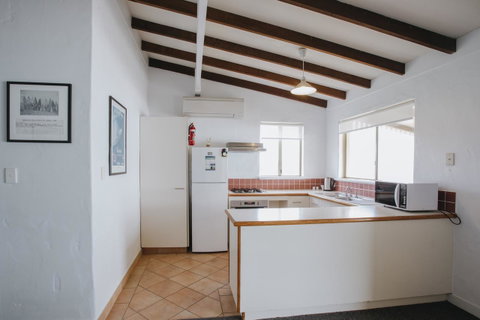 Canal Rocks Beachfront Apartments - Accommodation in Surfers Paradise 21
