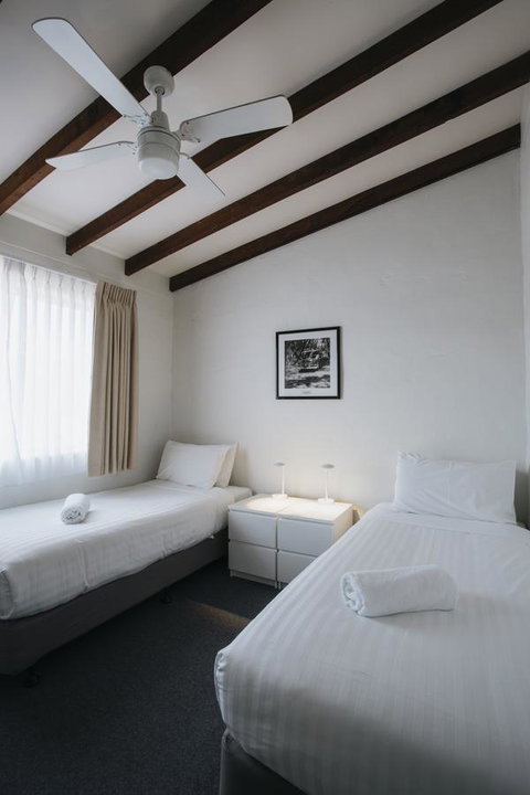 Canal Rocks Beachfront Apartments - Accommodation in Surfers Paradise 12