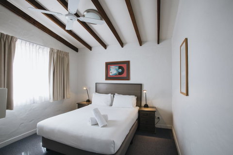 Canal Rocks Beachfront Apartments - Accommodation in Surfers Paradise 14