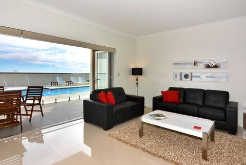 Bunbury Seaview Apartments - Accommodation in Surfers Paradise 1