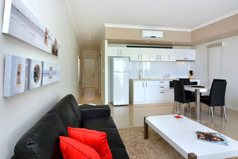 Bunbury Seaview Apartments - Accommodation in Surfers Paradise 6