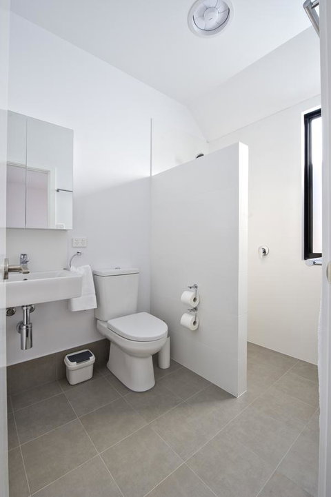 Margaret River Bungalow-1-street - Pet Friendly - Accommodation in Surfers Paradise 12