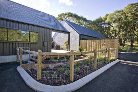 Margaret River Bungalow-1-street - Pet Friendly - Accommodation in Surfers Paradise 14