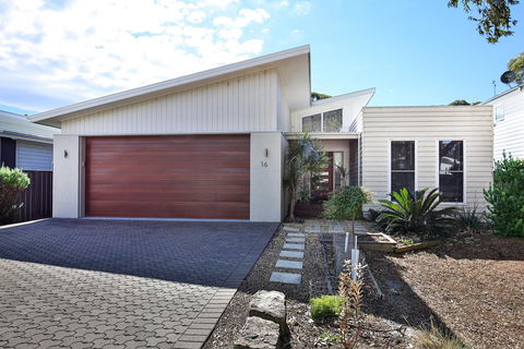 Calming Waters - Pet Friendly - Community Pool - Accommodation in Surfers Paradise 35