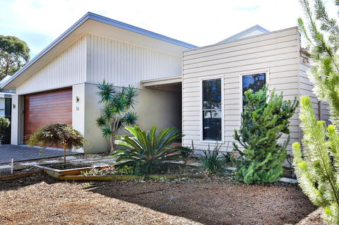 Calming Waters - Pet Friendly - Community Pool - Accommodation in Surfers Paradise 37