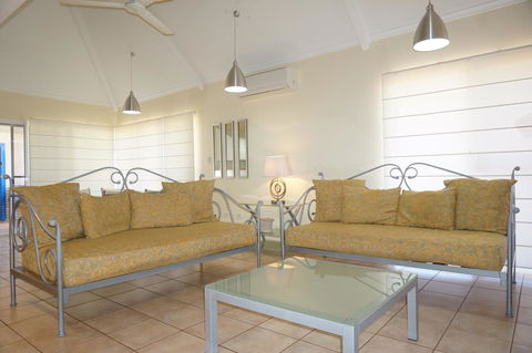Osprey Holiday Village Unit 110 - Accommodation in Surfers Paradise 2