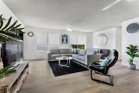 Laman Lodge, Unit 2, 15 Laman Street - Accommodation in Surfers Paradise 1