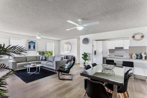 Laman Lodge, Unit 2, 15 Laman Street - Accommodation in Surfers Paradise 2