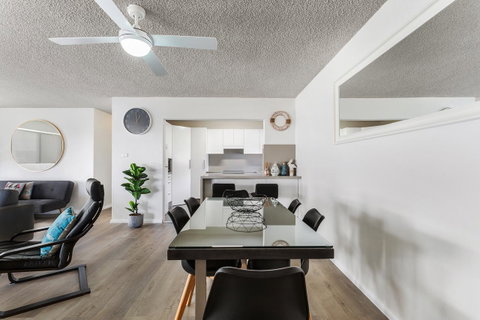 Laman Lodge, Unit 2, 15 Laman Street - Accommodation in Surfers Paradise 5