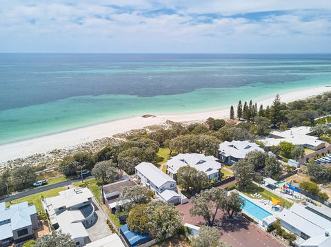 Cape View Beach Resort - Accommodation in Surfers Paradise 0