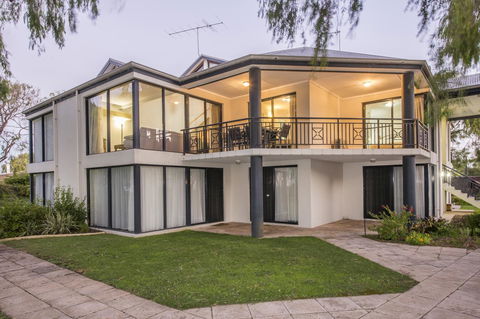 Cape View Beach Resort - Accommodation in Surfers Paradise 28