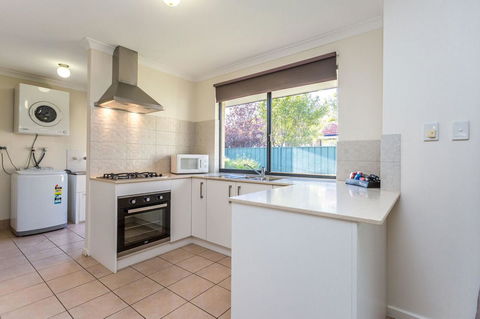 Country Comfort Perth - Accommodation in Surfers Paradise 14