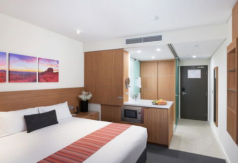 Country Comfort Perth - Accommodation in Surfers Paradise 4