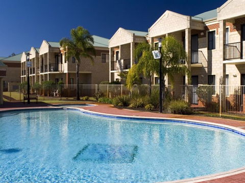 Country Comfort Perth - Accommodation in Surfers Paradise 0