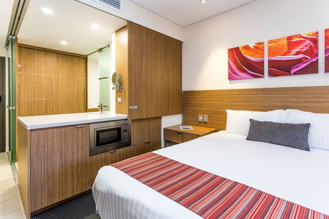 Country Comfort Perth - Accommodation in Surfers Paradise 2
