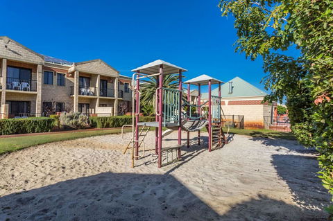 Country Comfort Perth - Accommodation in Surfers Paradise 40