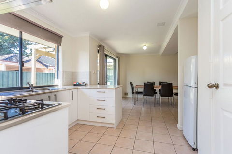 Country Comfort Perth - Accommodation in Surfers Paradise 10