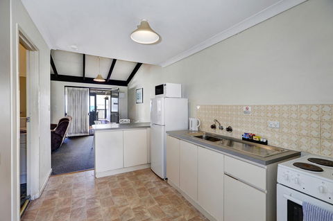 West Beach Lagoon 123 - Location & Views!!! - Accommodation in Surfers Paradise 5