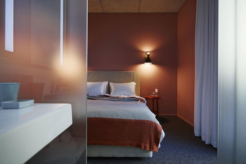 Alex Hotel - Accommodation in Surfers Paradise 16