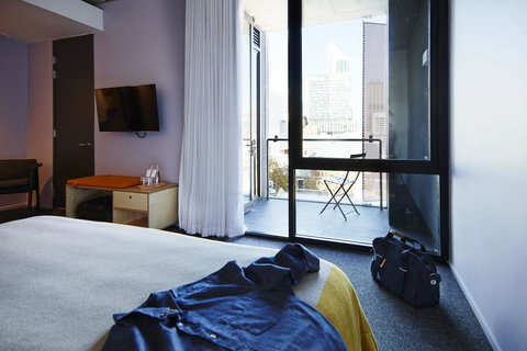 Alex Hotel - Accommodation in Surfers Paradise 3